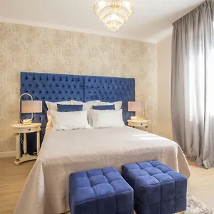 Crys: Apartments, Holiday, Business, Blu Apartment Verona